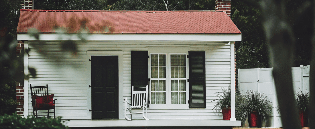 A red roof Colonial Tiny House