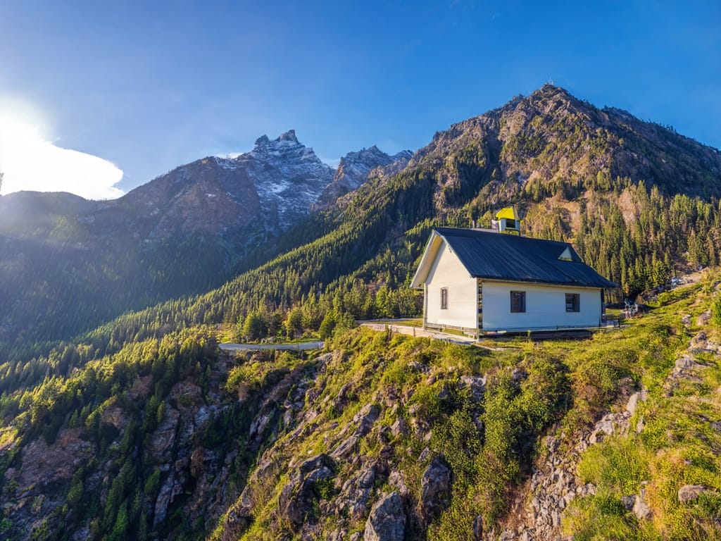 Discover the Best Mountain Tiny House Getaways for Your Next Adventure