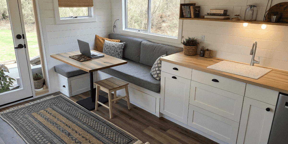395f61f7993b4049ac27a9a46c3e9eb8 Multi functional furniture in a tiny home interior