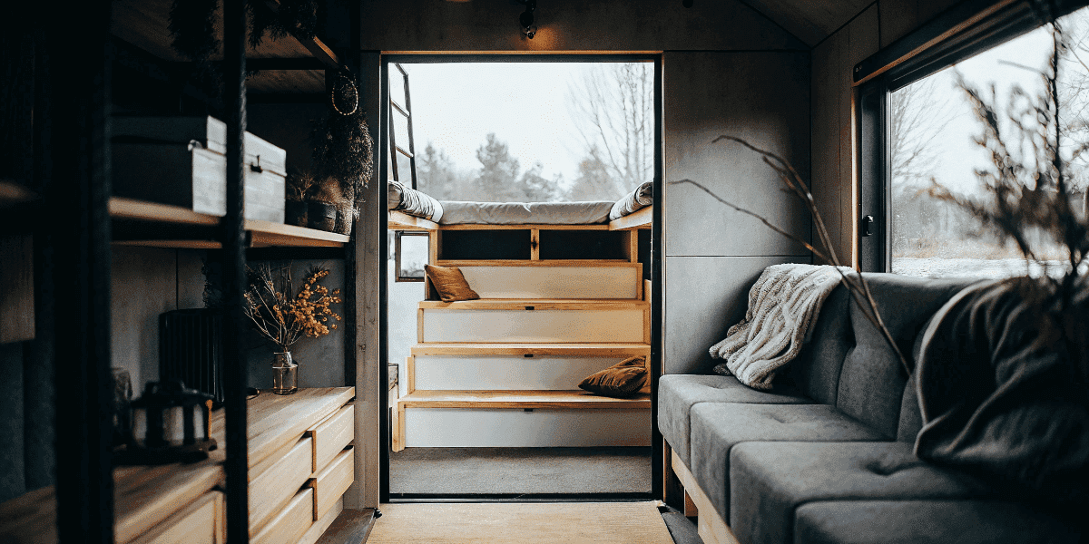 D1c08805656247d1a81c7764c0f3dad6 Minimalist tiny house interior with built in furniture