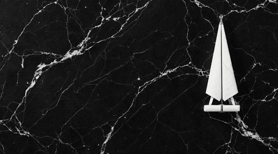 Blackmarblelook Black marble look wallpaper with white lines